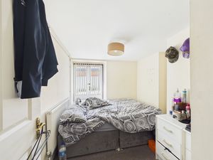Flat 1- click for photo gallery